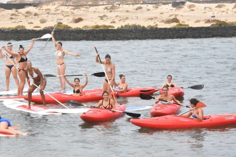 Durante el stage hubo tiempo para el entretenimiento montando en kayak (Foto TA)